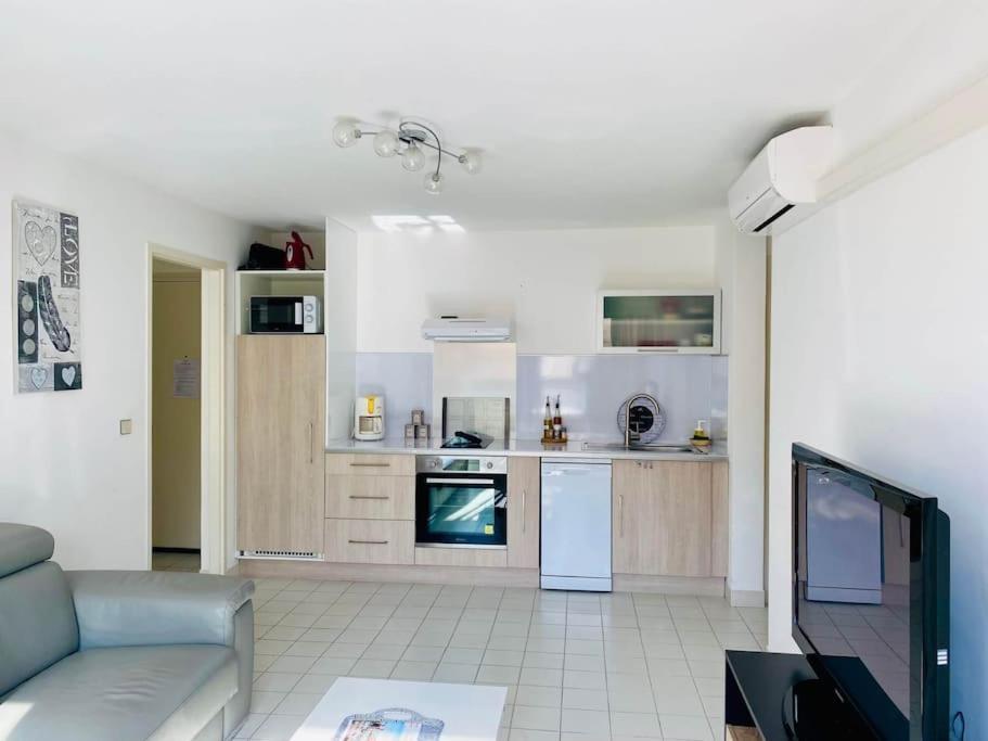 Appartement "Beausoleil" T2 lumineux, parking, clim, wifi à Sète Extérieur photo
