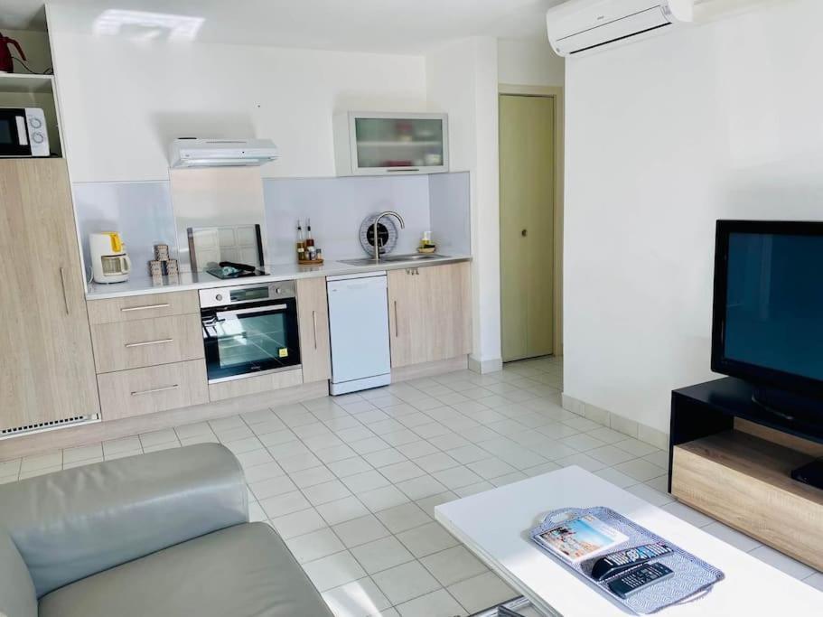 Appartement "Beausoleil" T2 lumineux, parking, clim, wifi à Sète Extérieur photo