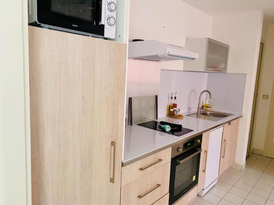 Appartement "Beausoleil" T2 lumineux, parking, clim, wifi à Sète Extérieur photo
